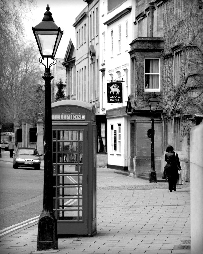 british telephone booth 